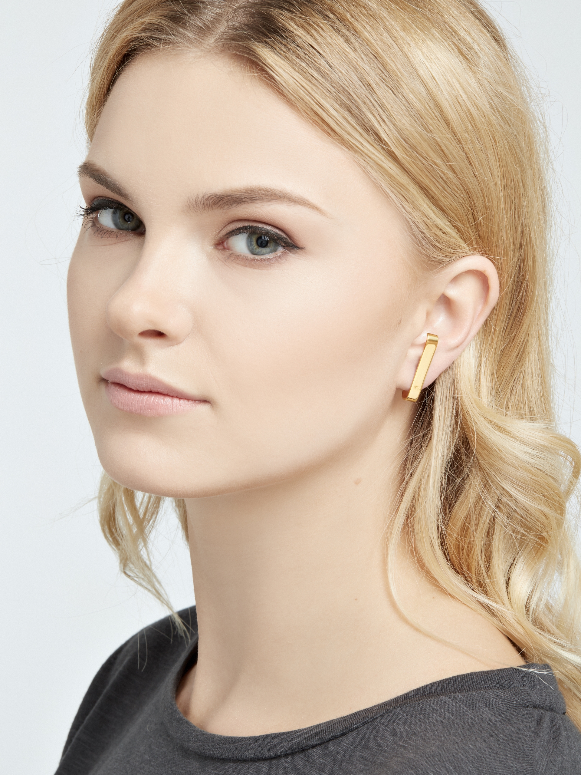 kolczyki me15 gold_2 Złote minimalistyczne kolczyki minimalistyczna biżuteria moie
