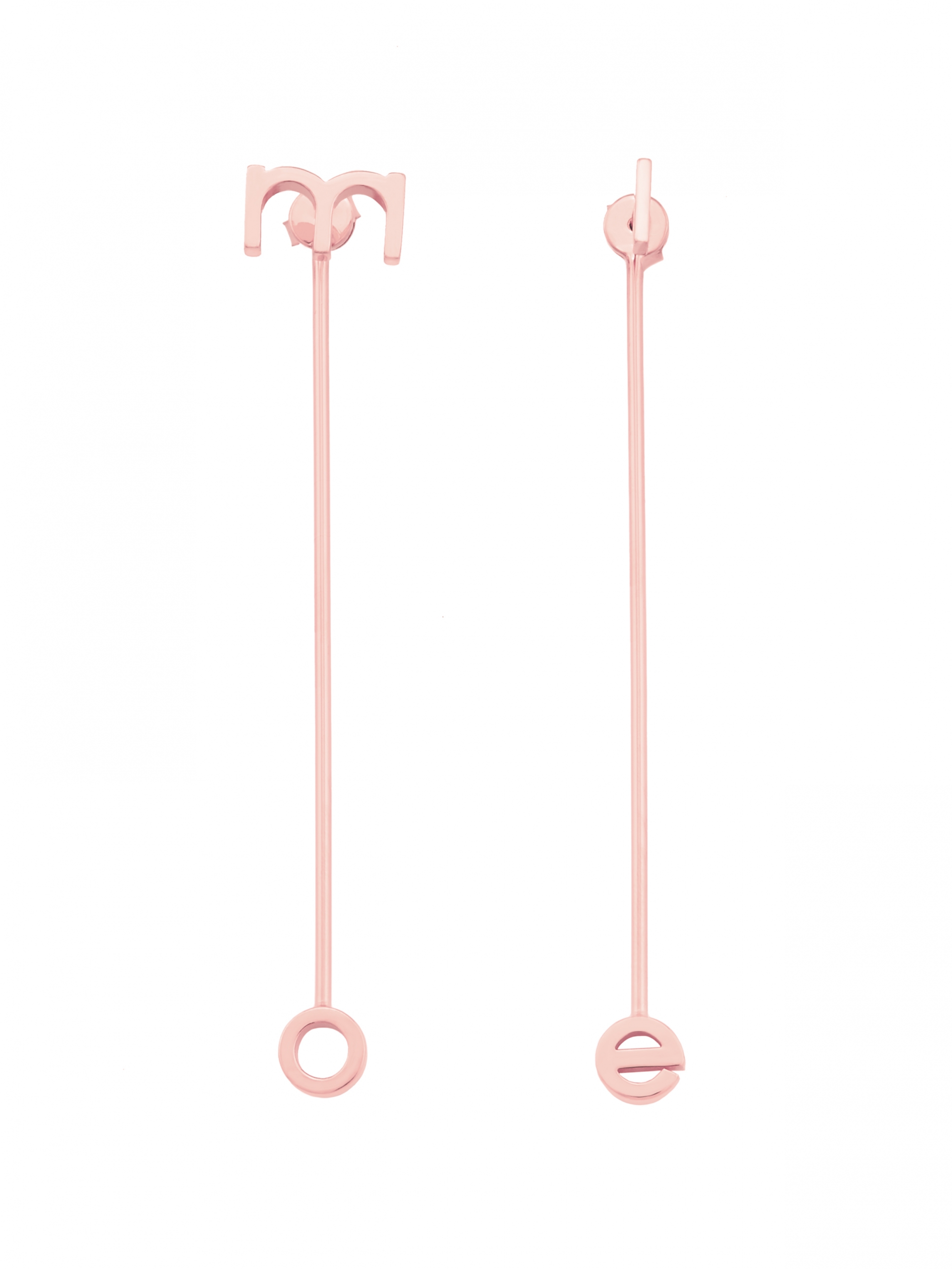 moie Kolczyki z literkami różowe złoto minimalistyczna biżuteria moie