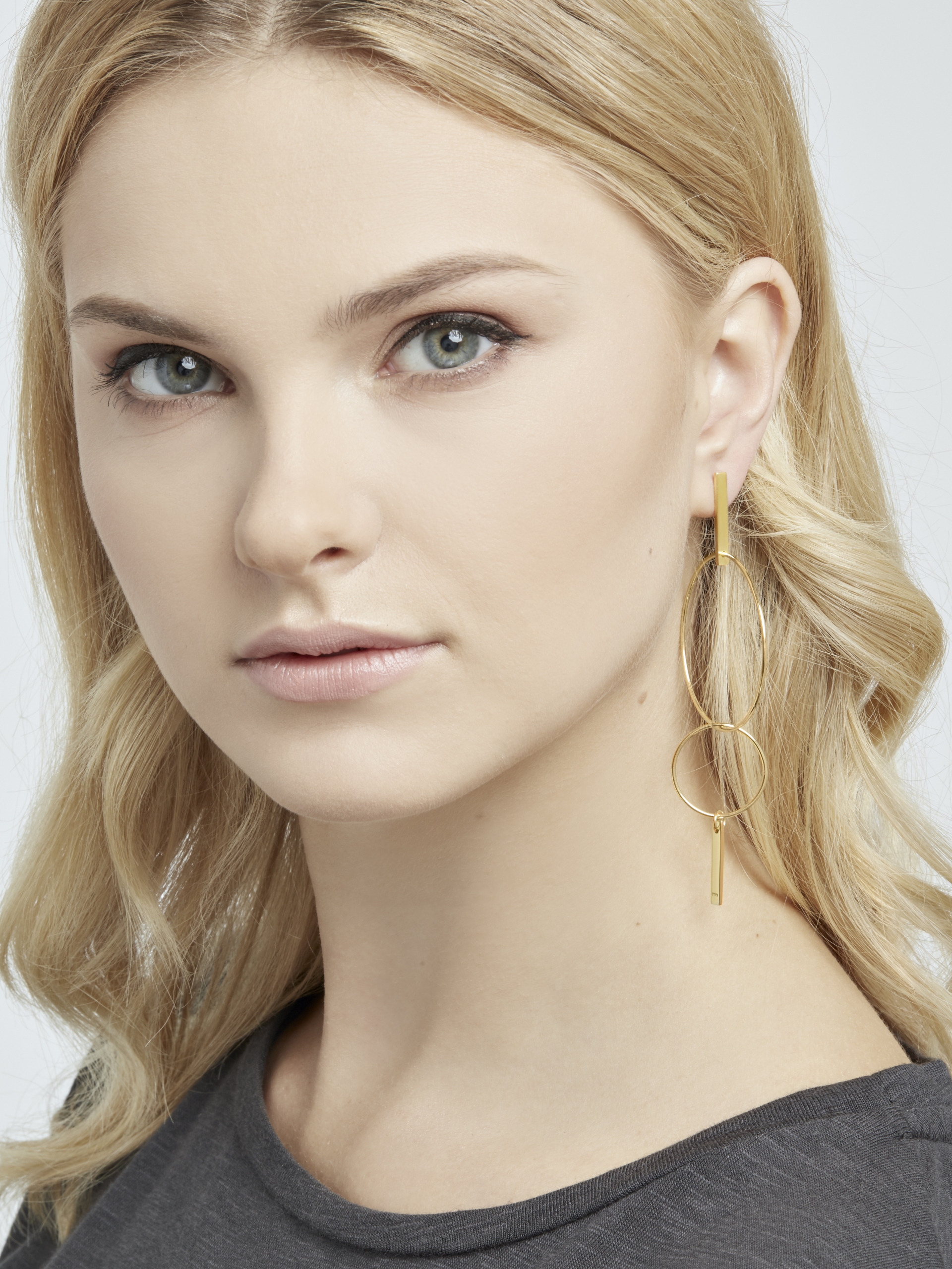 kolczyki me9 gold_2 Kolczyki koła asymetryczne me9 gold złoto minimalistyczna biżuteria moie