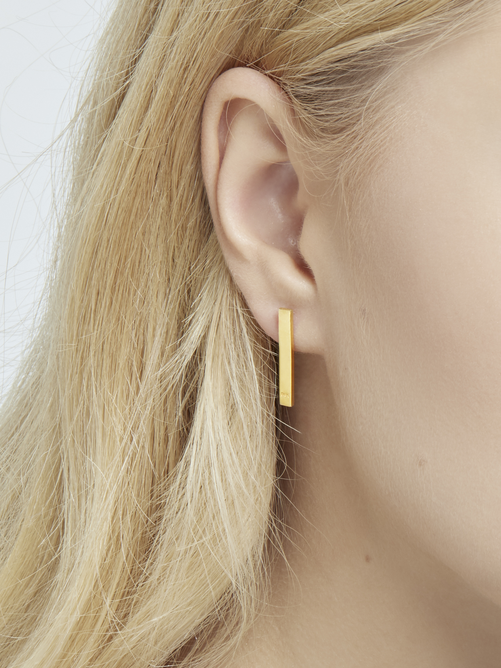 kolczyki me9 gold_4 Kolczyki koła asymetryczne me9 gold złoto minimalistyczna biżuteria moie