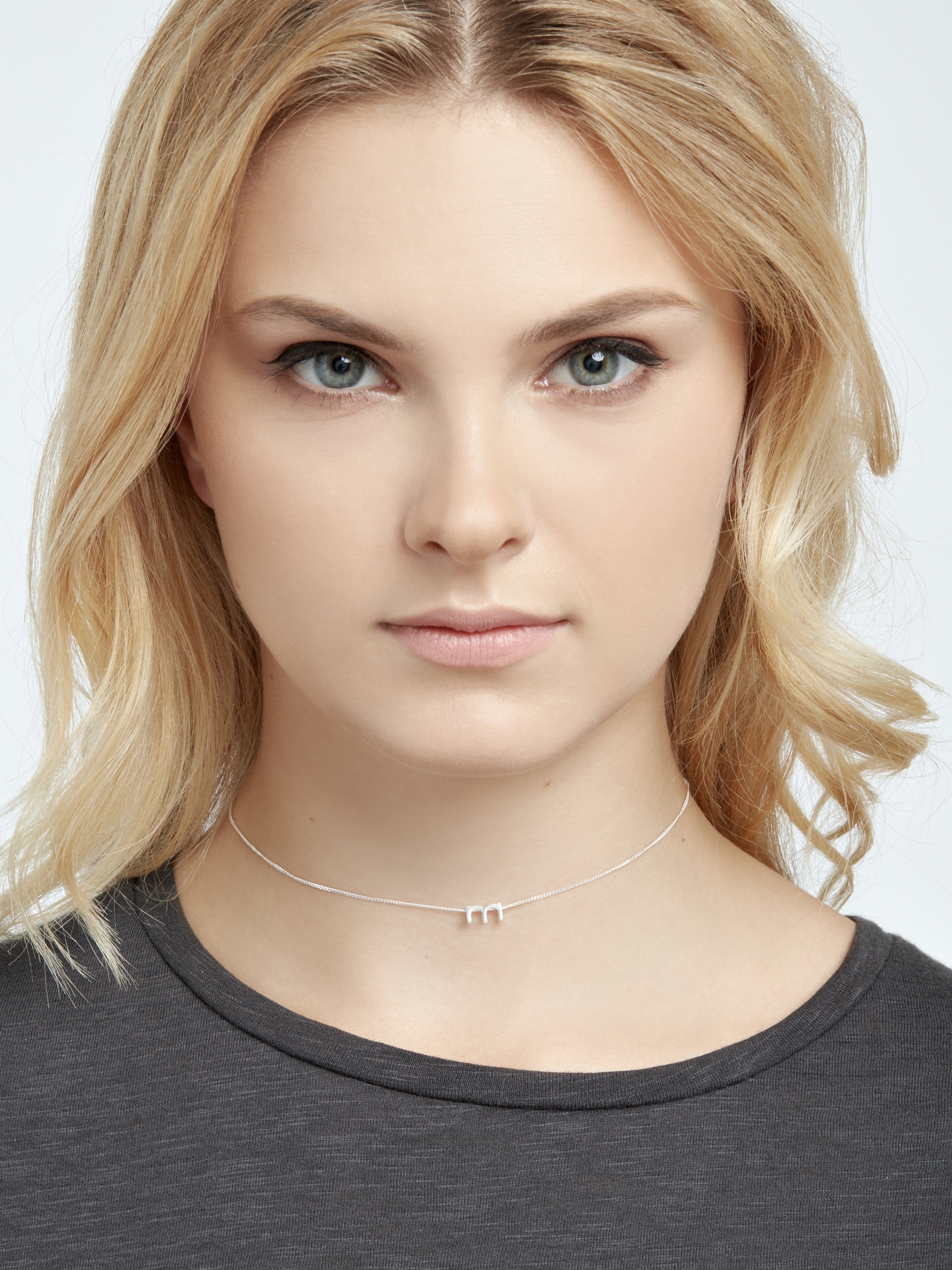 necklace me14 silver_2 Srebrny łańcuszek z literką M naszyjnik minimalistyczna biżuteria moie
