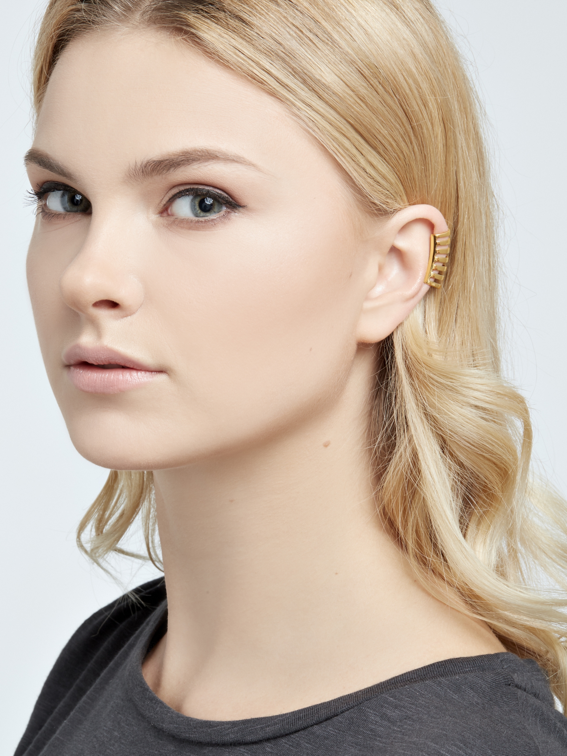 nausznica me19 gold_2 złota nausznica z kółek me19 gold złoto minimalistyczna biżuteria moie