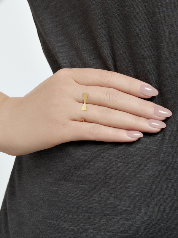 Złoty pierścionek z kokardką minimalistyczna biżuteria moie