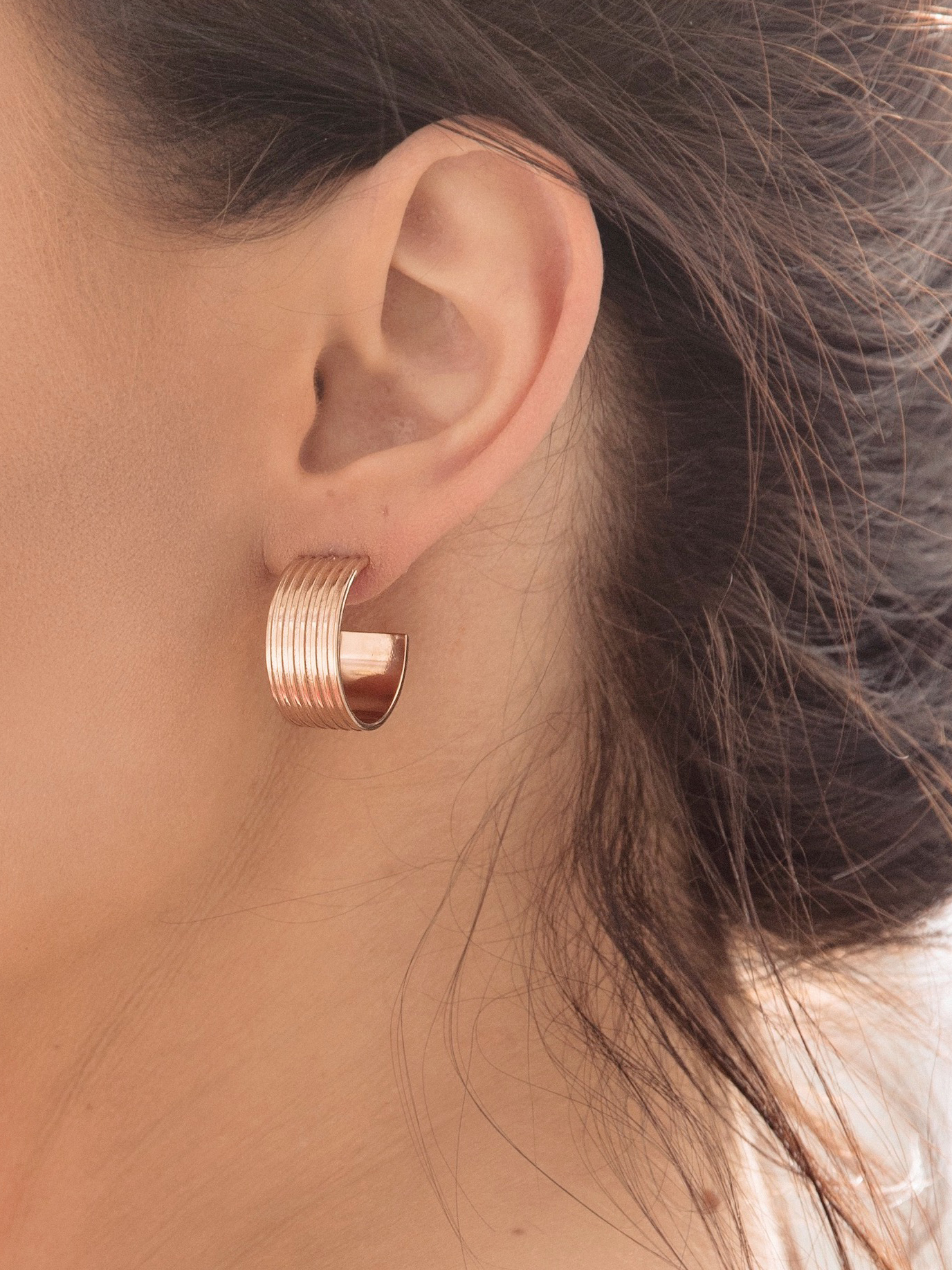 kolczyki kółka szerokie re10 różowe złoto minimalistyczna biżuteria moie